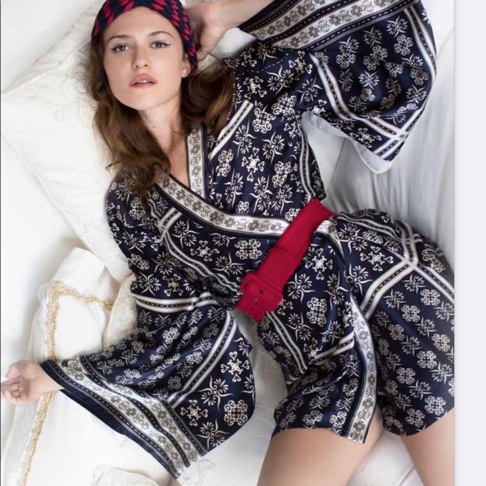 GORGEOUS Lolita Jaca St. Barth Kimono 100% Silk😍